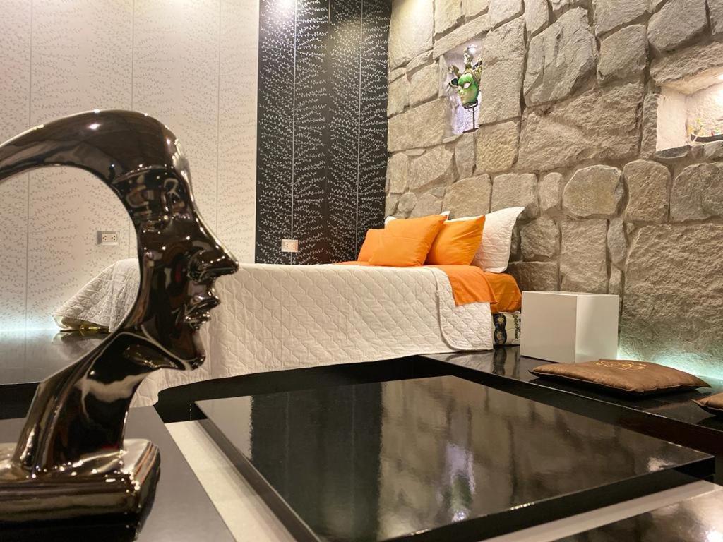 Апартаменти "Bambu Sierra" Cozzy Ecological Lofts Куенка Екстер'єр фото