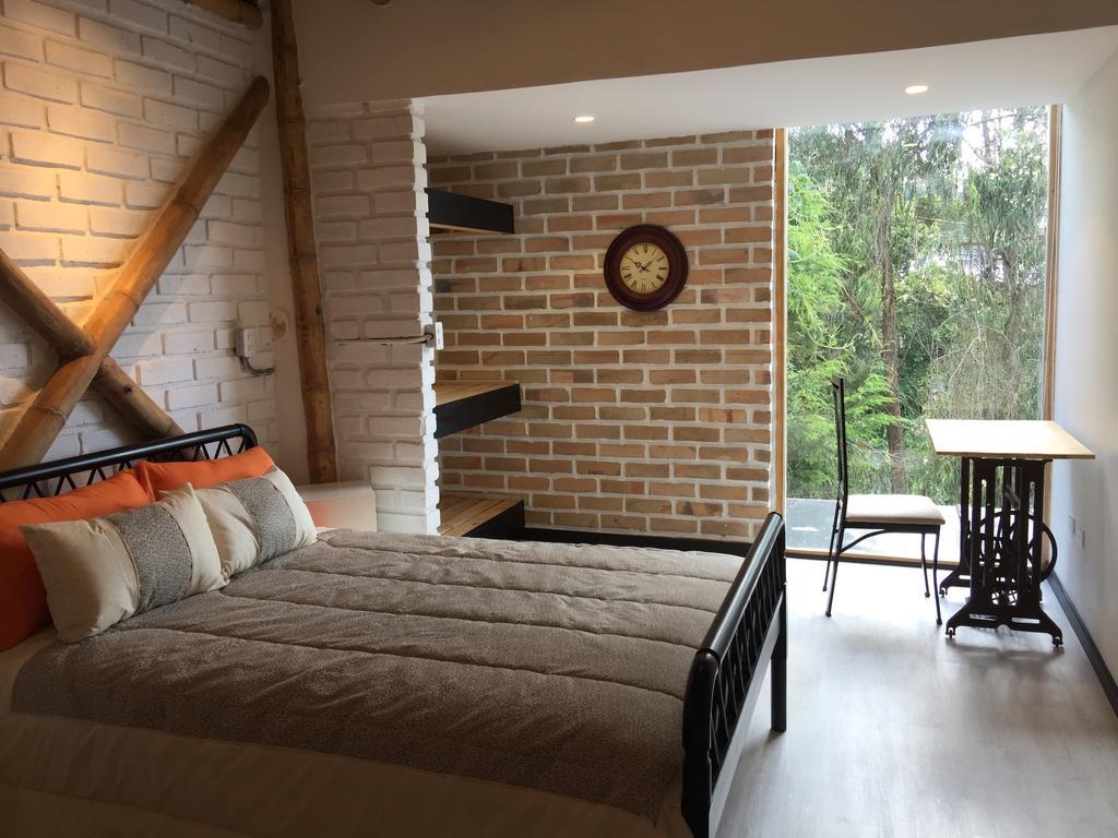 Апартаменти "Bambu Sierra" Cozzy Ecological Lofts Куенка Екстер'єр фото